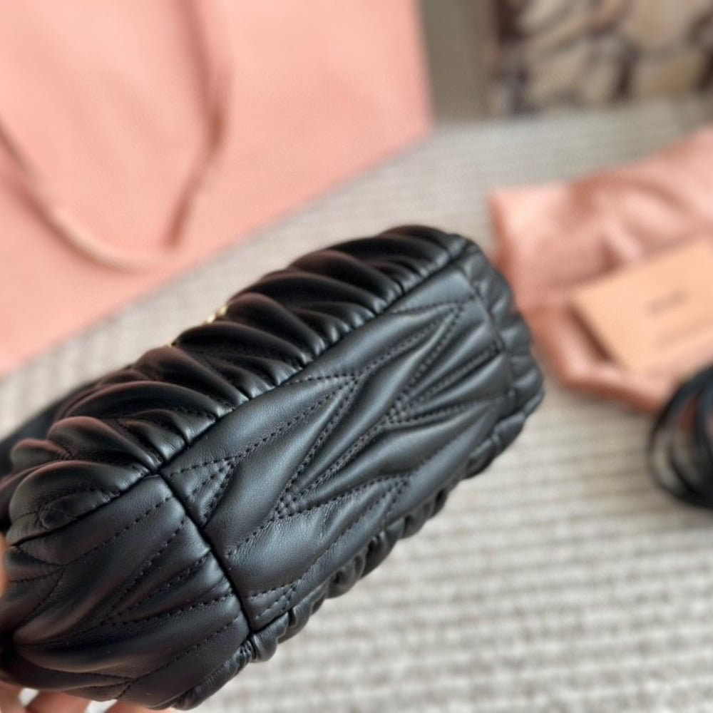 M1um1u Wander Matelassé Nappa Hobo Bag Black 20Cm 5Bc125 An88 F0002 V Ooy