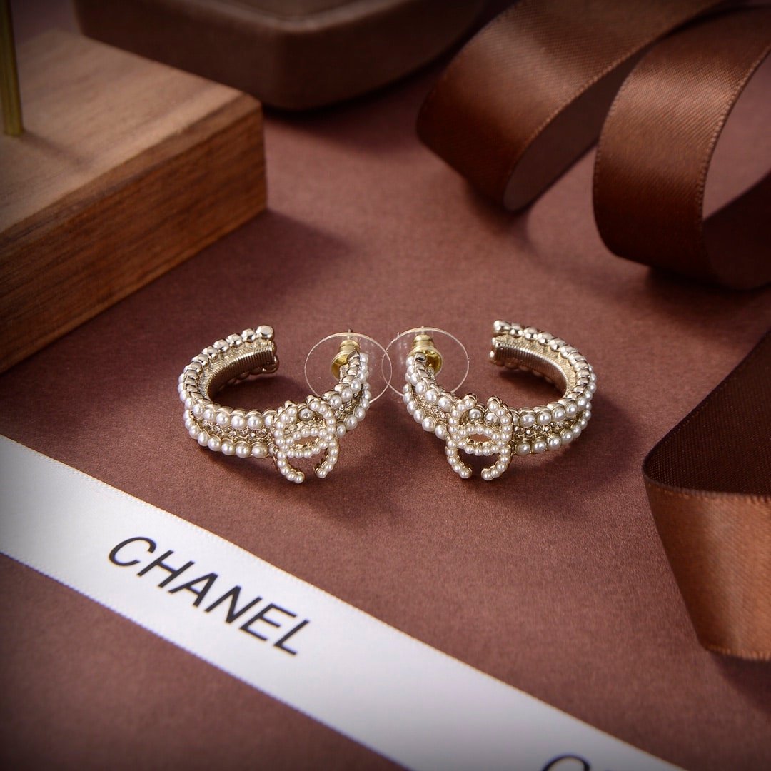 Ch**el Earrings Metal Diamantes And Glass Pearls Gold Crystal White Ab7146 B06732 Nf453