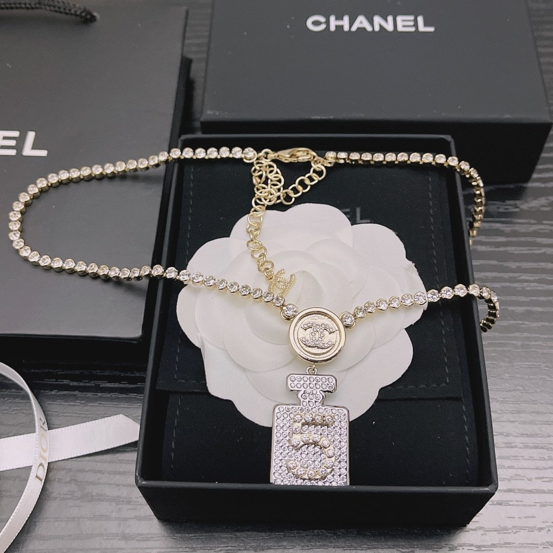 Ch**el Resin Crystal Cc No 5 Perfume Bottle Necklace