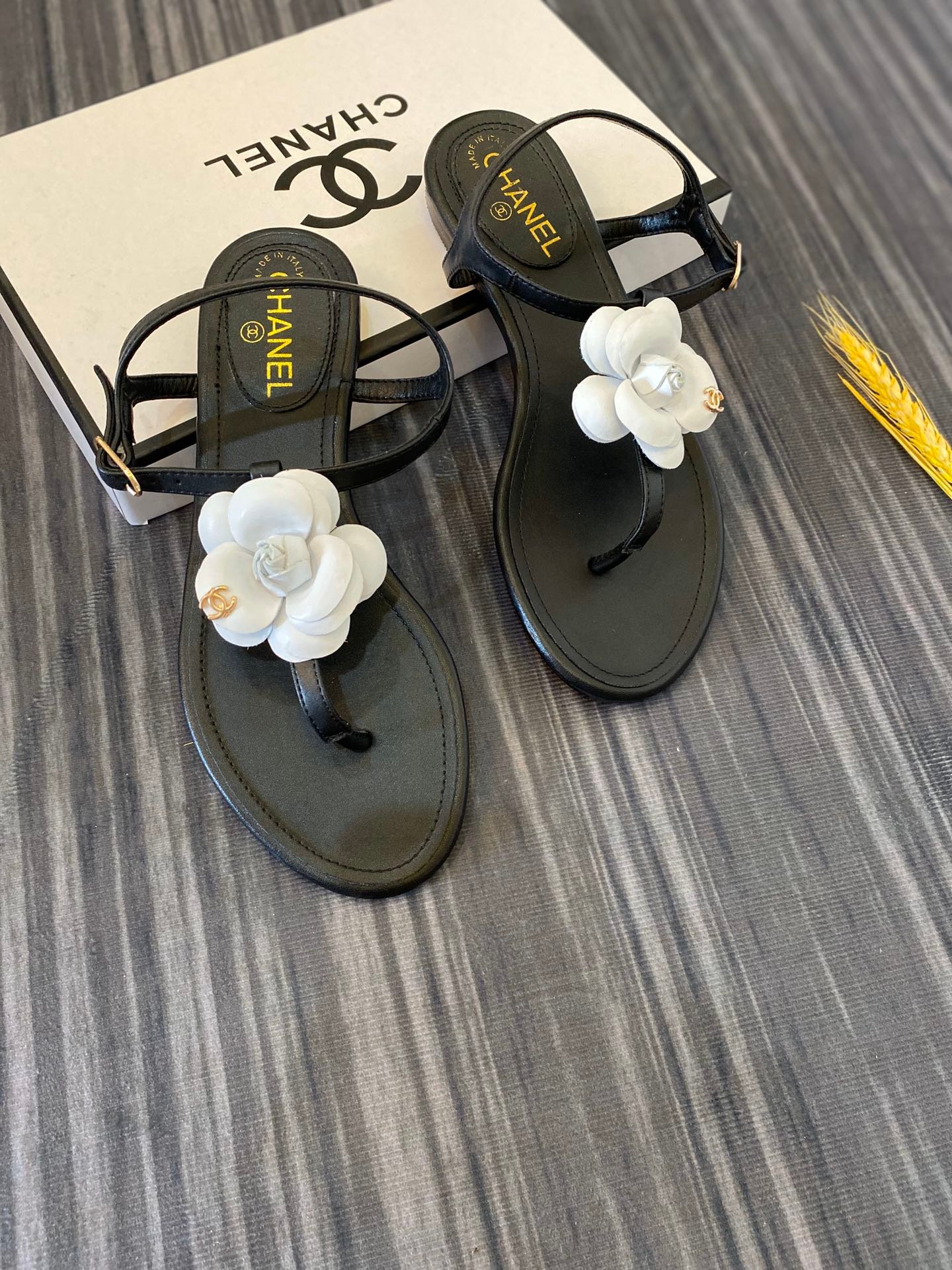 Ch**el Jelly White Rubber Camellia Cc Logo Sandals Black