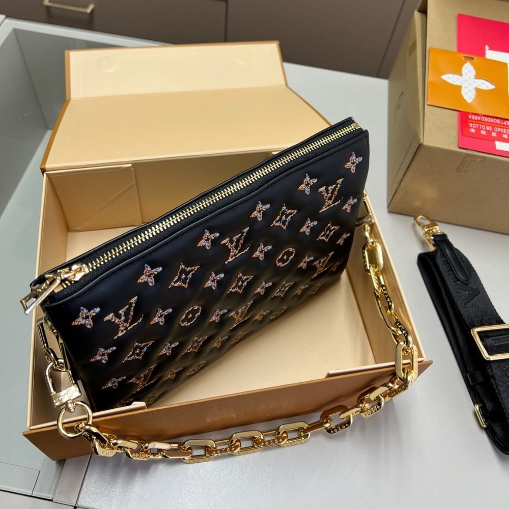 L0vis Vvtt0n Coussin PM Black Gold 26Cm M12448