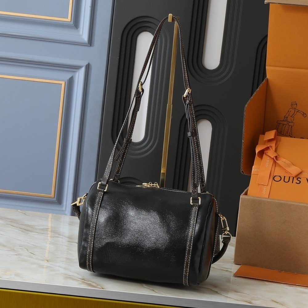 L0vis Vvtt0n Express PM Black 25Cm M27920