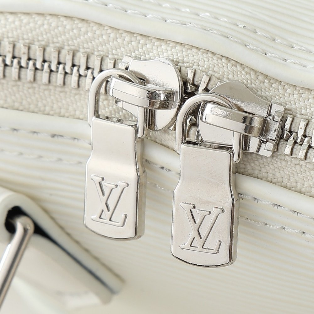 L0vis Vvtt0n Nano Alma Bag White Quartz 18Cm M82411