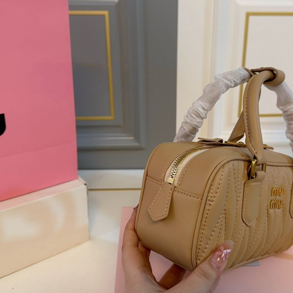 M1um1u Arcadie Matelassé Nappa Bag Caramel 23Cm 5Bb142 An88 F098L V Oon