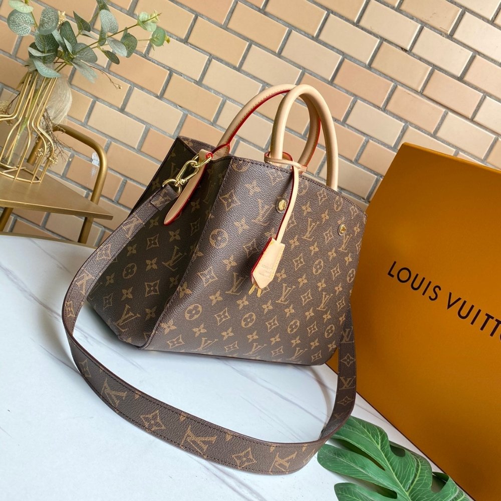L0vis Vvtt0n Montaigne BB Monogram Coated Canvas Brown 29Cm M41055