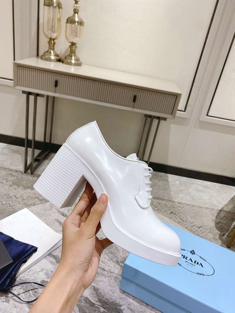 Pra*a Heeled Brushed Leather Lace-Ups White