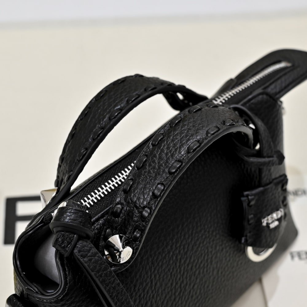 F**di By The Way Selleria Medium Black 20Cm 8Bl155Asu2F0Gxn