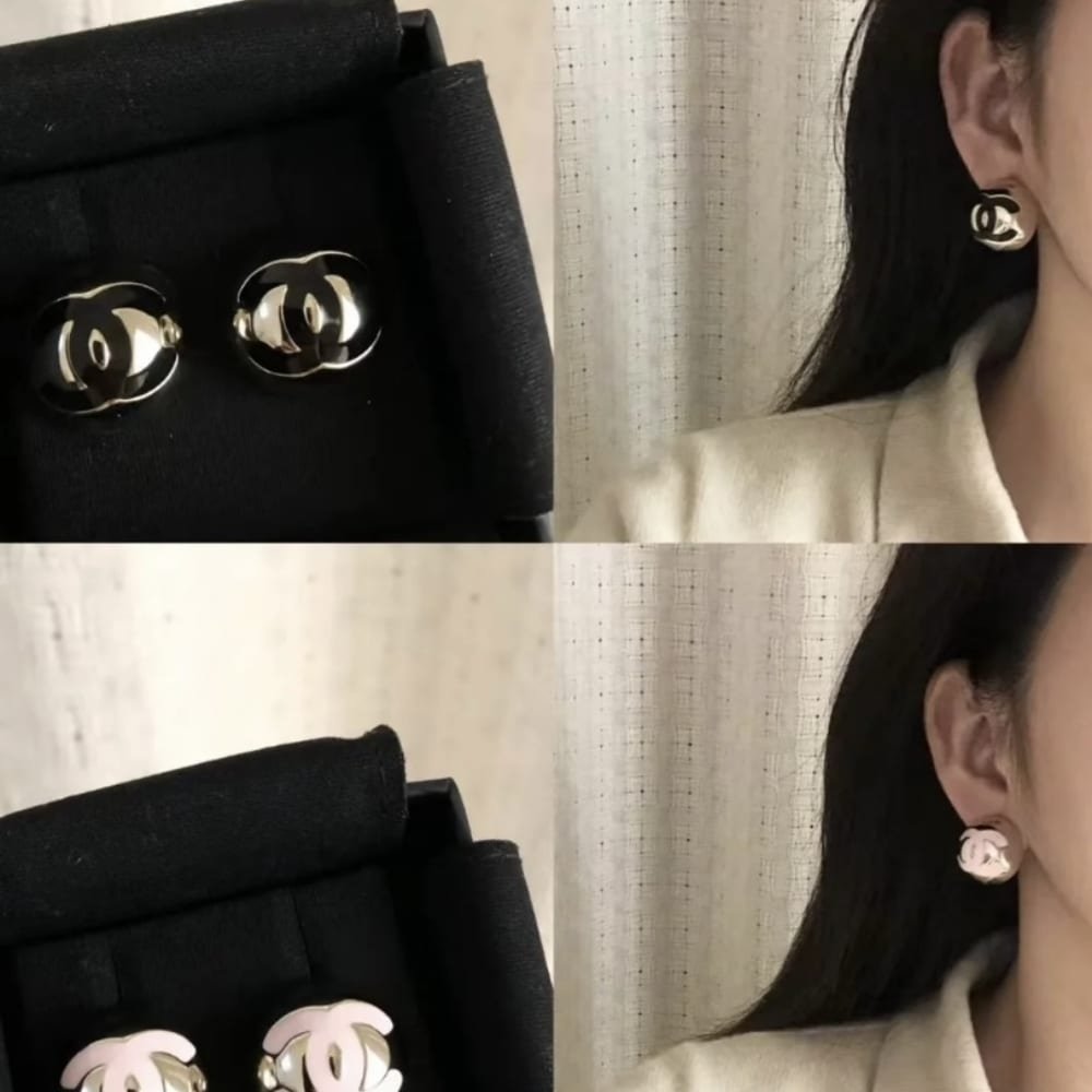 Ch**el Stud Earrings Gold Black Abe810 B19198 Nacvd