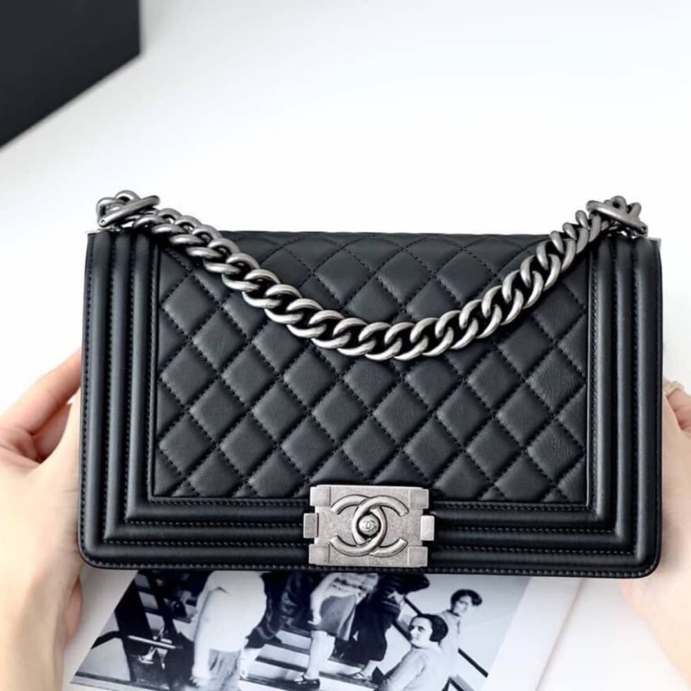 [S*per Vip 1:1] Ch**el Boy Medium Handbag Silver Hardware Black 25cm A67086 Y09953 94305