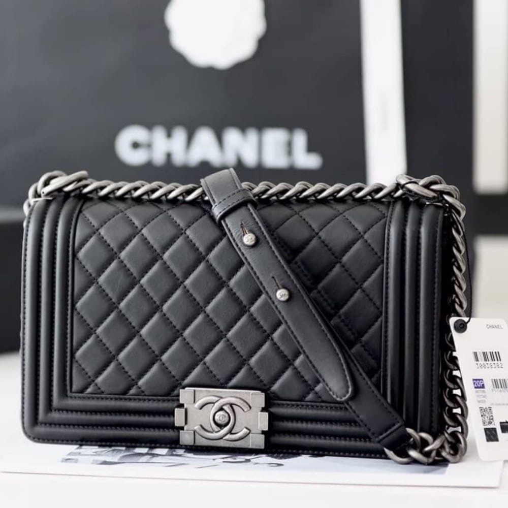 [S*per Vip 1:1] Ch**el Boy Medium Handbag Silver Hardware Black 25cm A67086 Y09953 94305