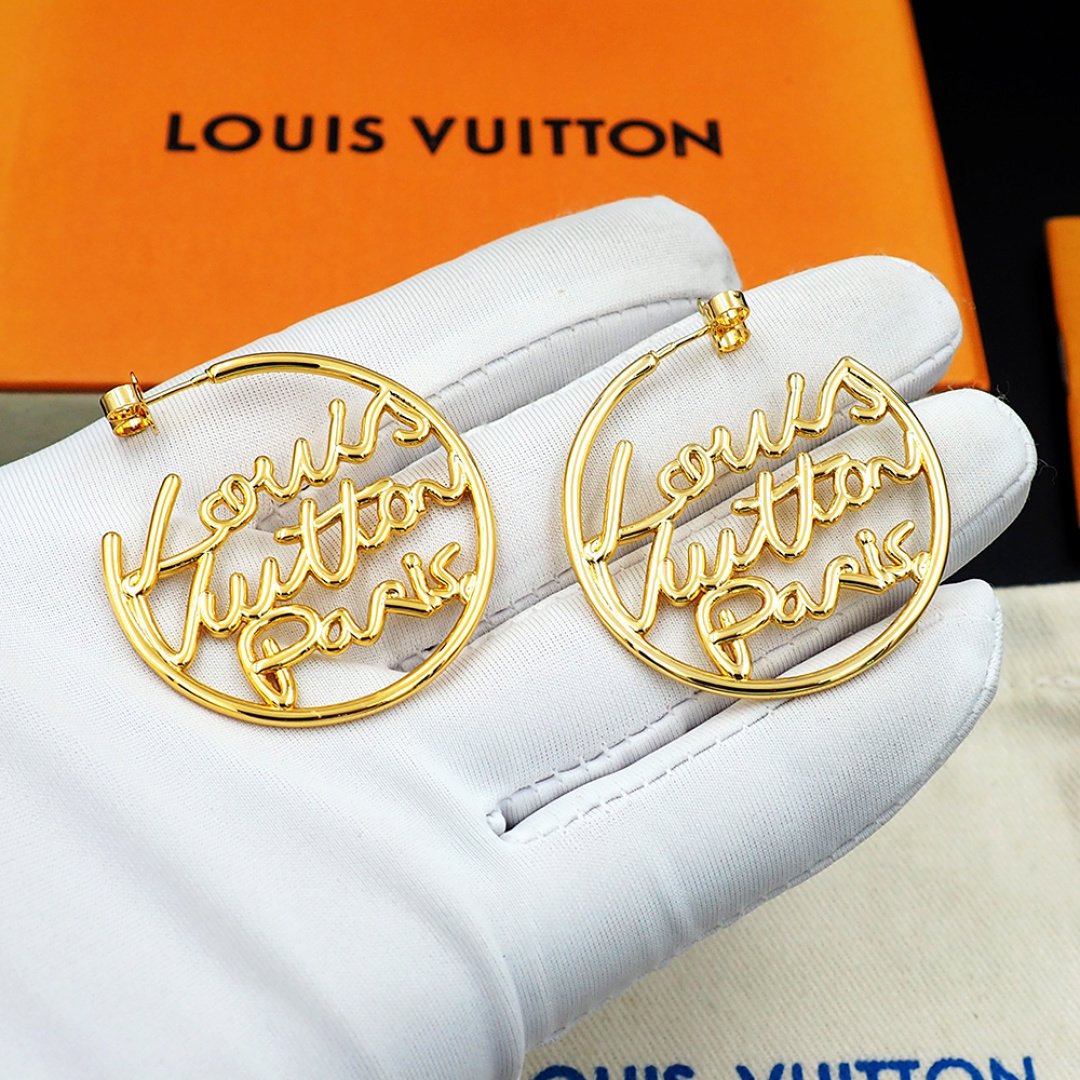 L0vis Vvtt0n Lv Script Earrings Gold M03239