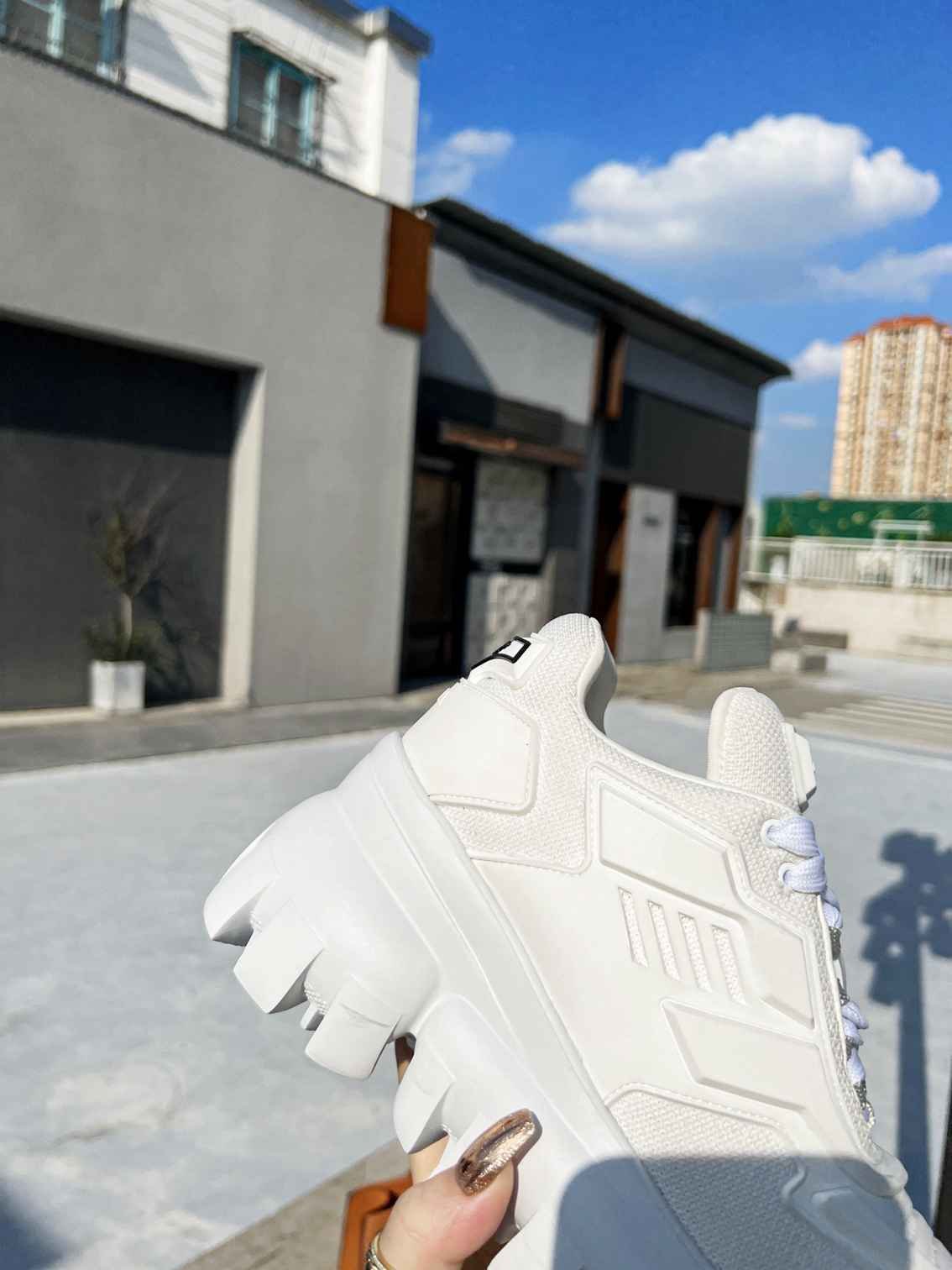 Pra*a Cloudbust Thunder Sneakers White 1E819L3Kr2F0009F050