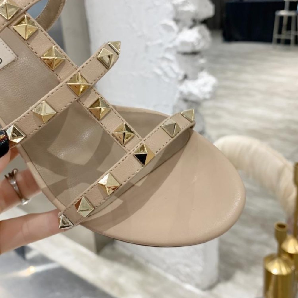 Va1e*ntin0 Garavani Rockstud Slide Sandal In Laminated Nappa Beige 7W2S0C47Vod P45