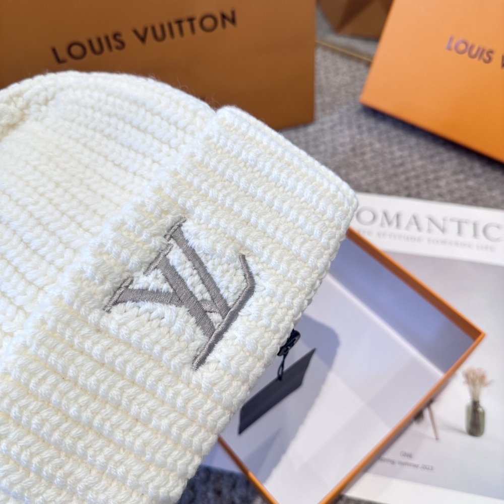 L0vis Vvtt0n Only Lv Beanie Creme M90799