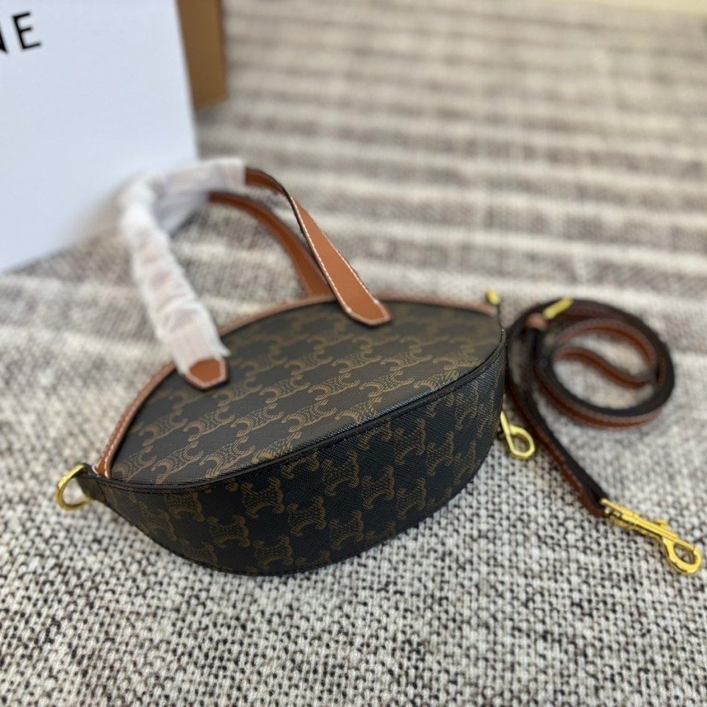 Ce1i*e Oal Bag In Triomphe Canvas Tan 24Cm 122262Bzj 04Lu