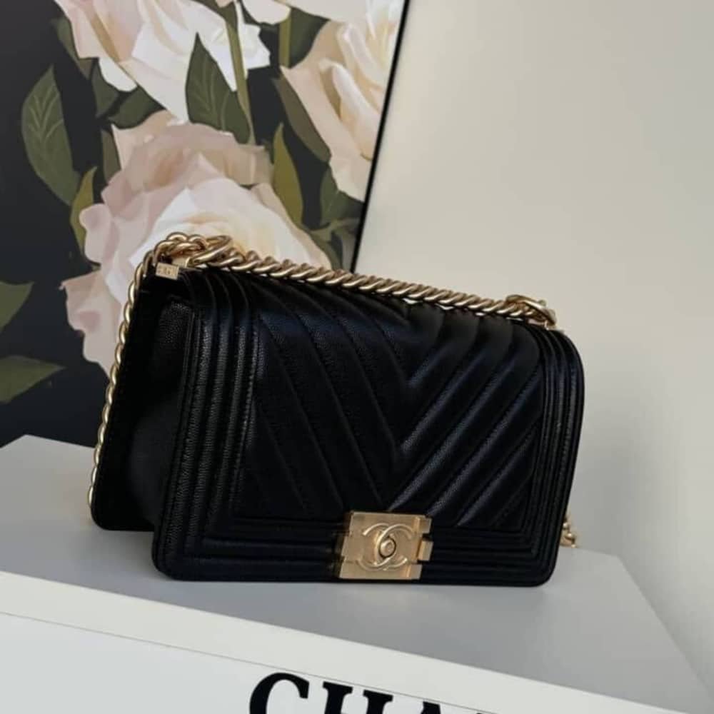 [S*pER VIP 1:1] Ch**el LE BOY CHEVRON CAVIAR BLACK 25CM
