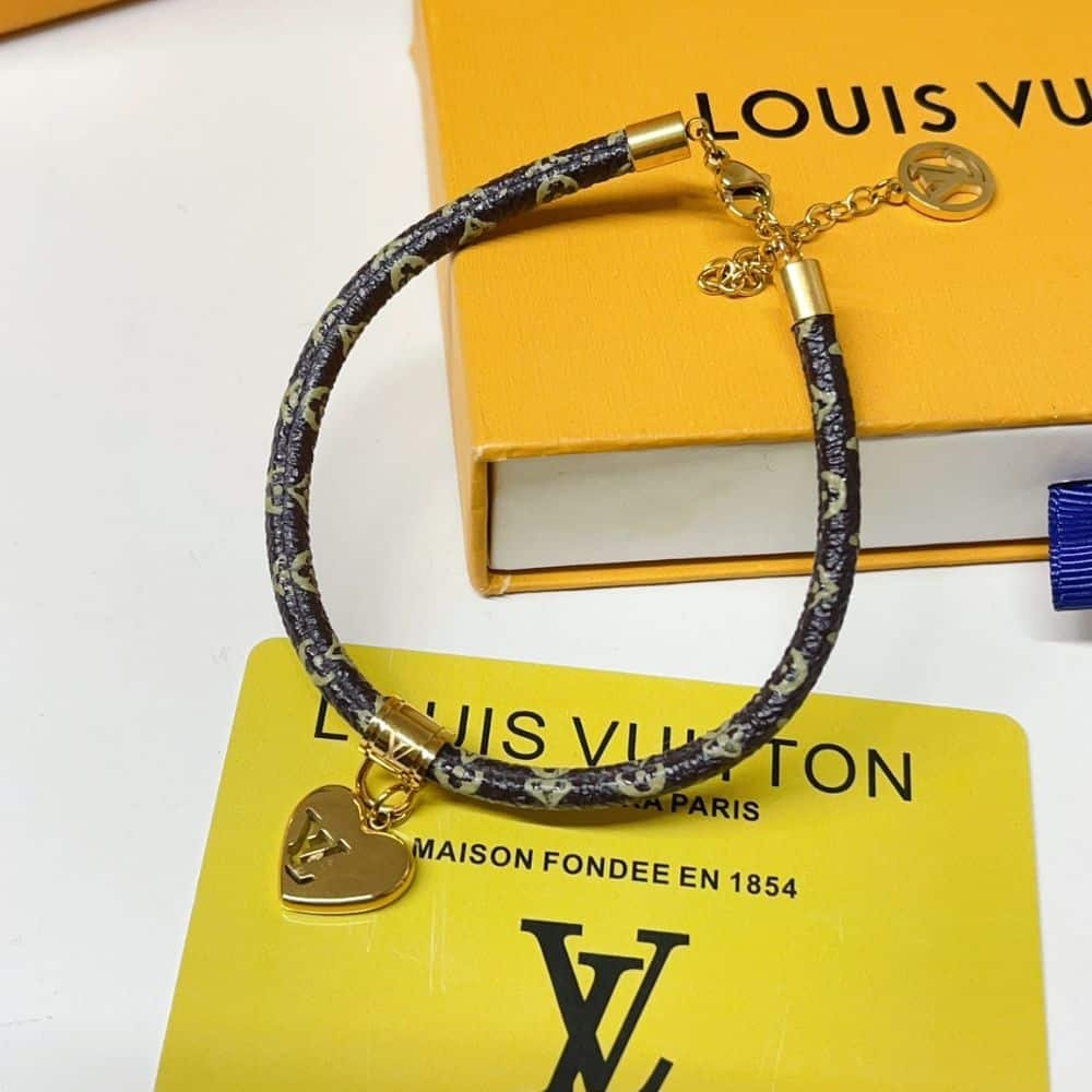 L0vis Vvtt0n Blooming Heart Bracelet Monogram Brown M8907Z