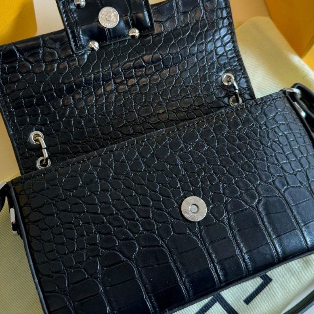 F**di Baguette With Ff Clasp Black 18Cm 8Br600Anwrf1Cfj