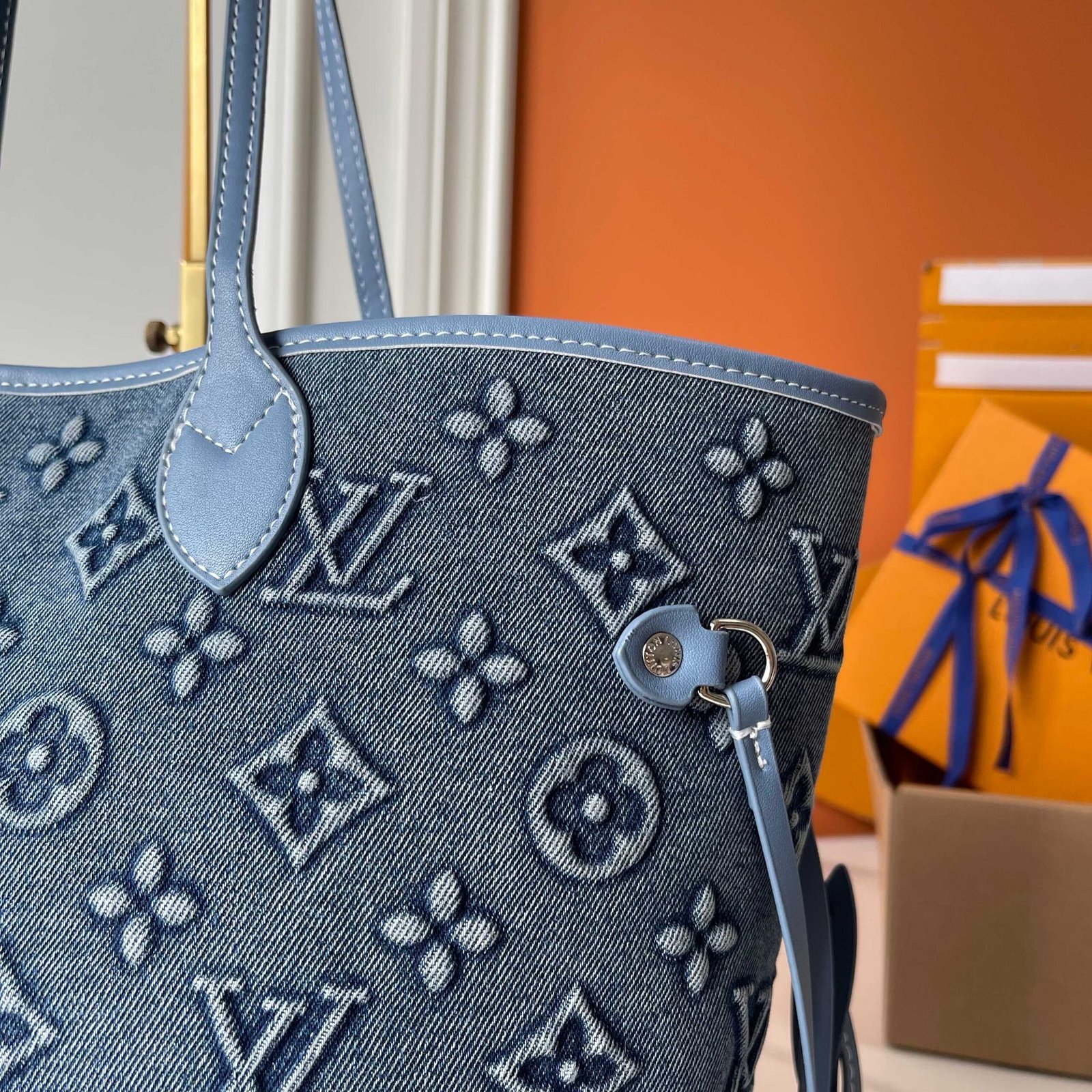 L0vis Vvtt0n Neverfull MM Bag Monogram Denim Blue 32Cm