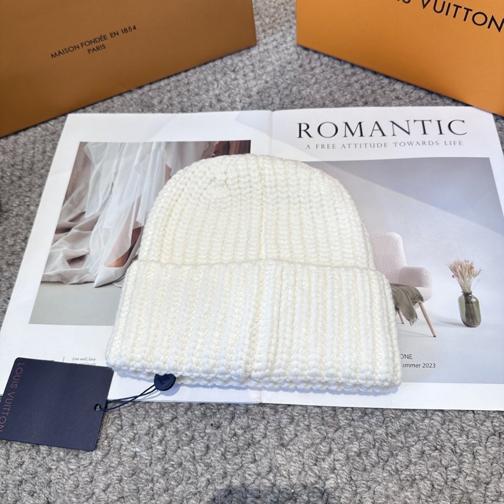 L0vis Vvtt0n Only Lv Beanie Creme M90799