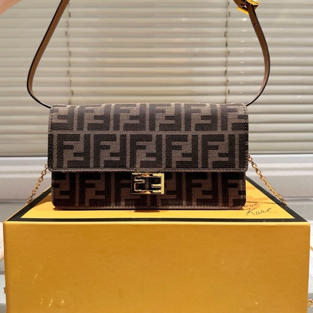 F**di Wallet On Chain Baguette Ff Fabric Brown 21Cm 8M0498A98Pf0A6E