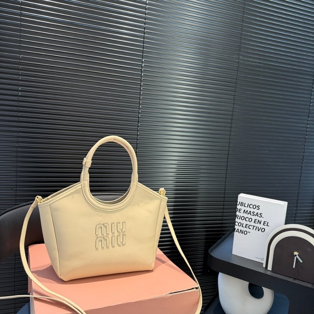M1um1u Ivy Leather Tote Bag White 23Cm