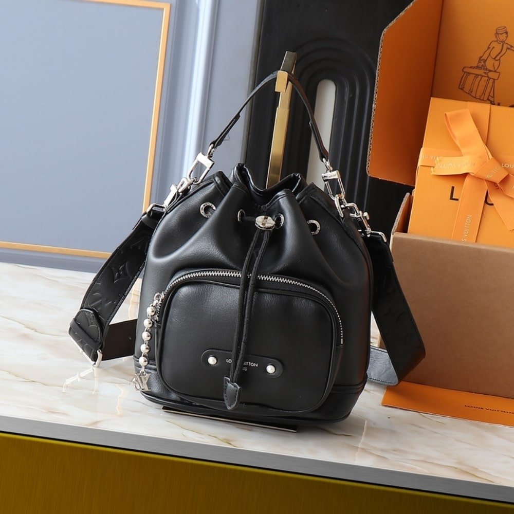 L0vis Vvtt0n Noé Cargo Black 24Cm M13985