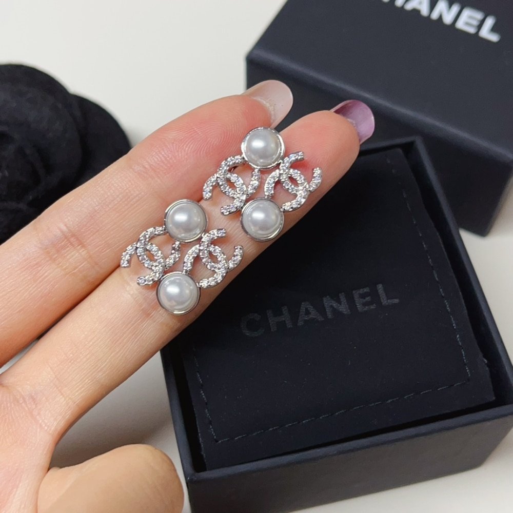 Ch**el Stud Earrings Glass Pearls Silver Abf730 B20573 U0937