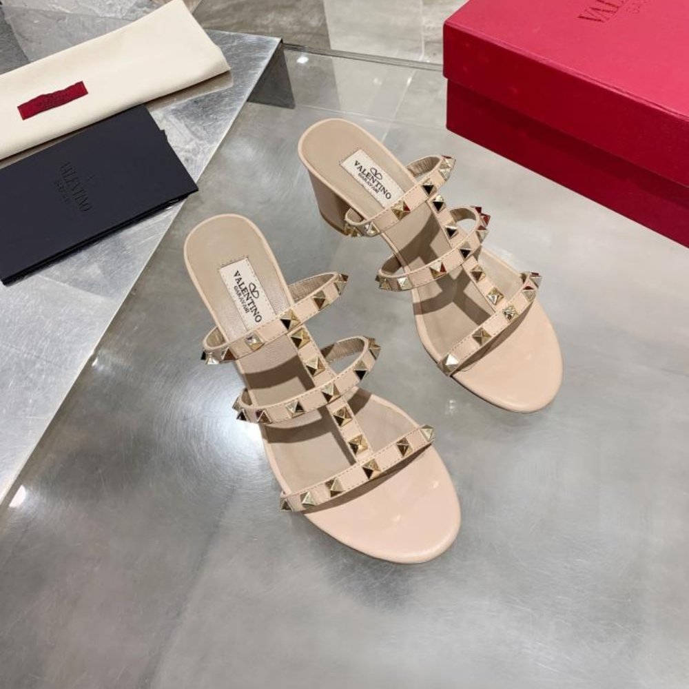 Va1e*ntin0 Garavani Rockstud Slide Sandal In Laminated Nappa Beige 7W2S0C47Vod P45