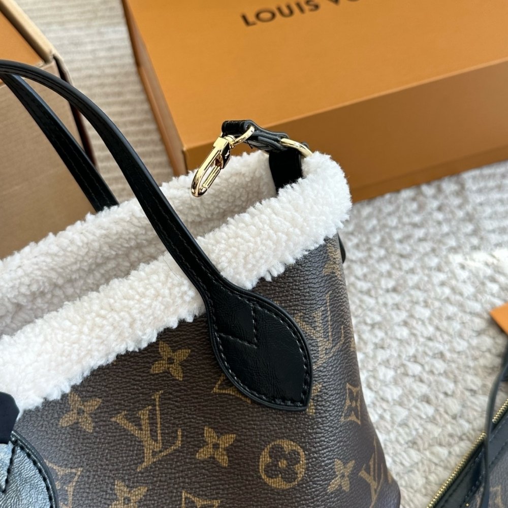 L0vis Vvtt0n Neverfull Bandoulière Inside Out BB Monogram Brown 26Cm M26315