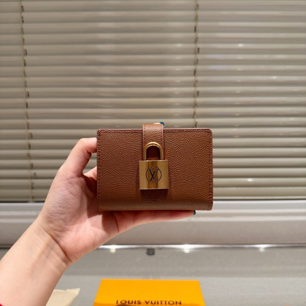 L0vis Vvtt0n Low Key Compact Wallet Cognac 11Cm M12148