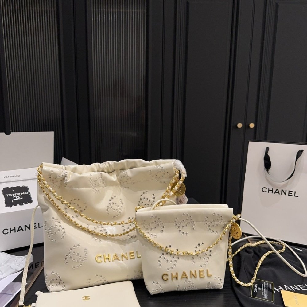 Ch**el 22 Mini Handbag Shiny And Gold Tone Metal White As3980 B19648 10601