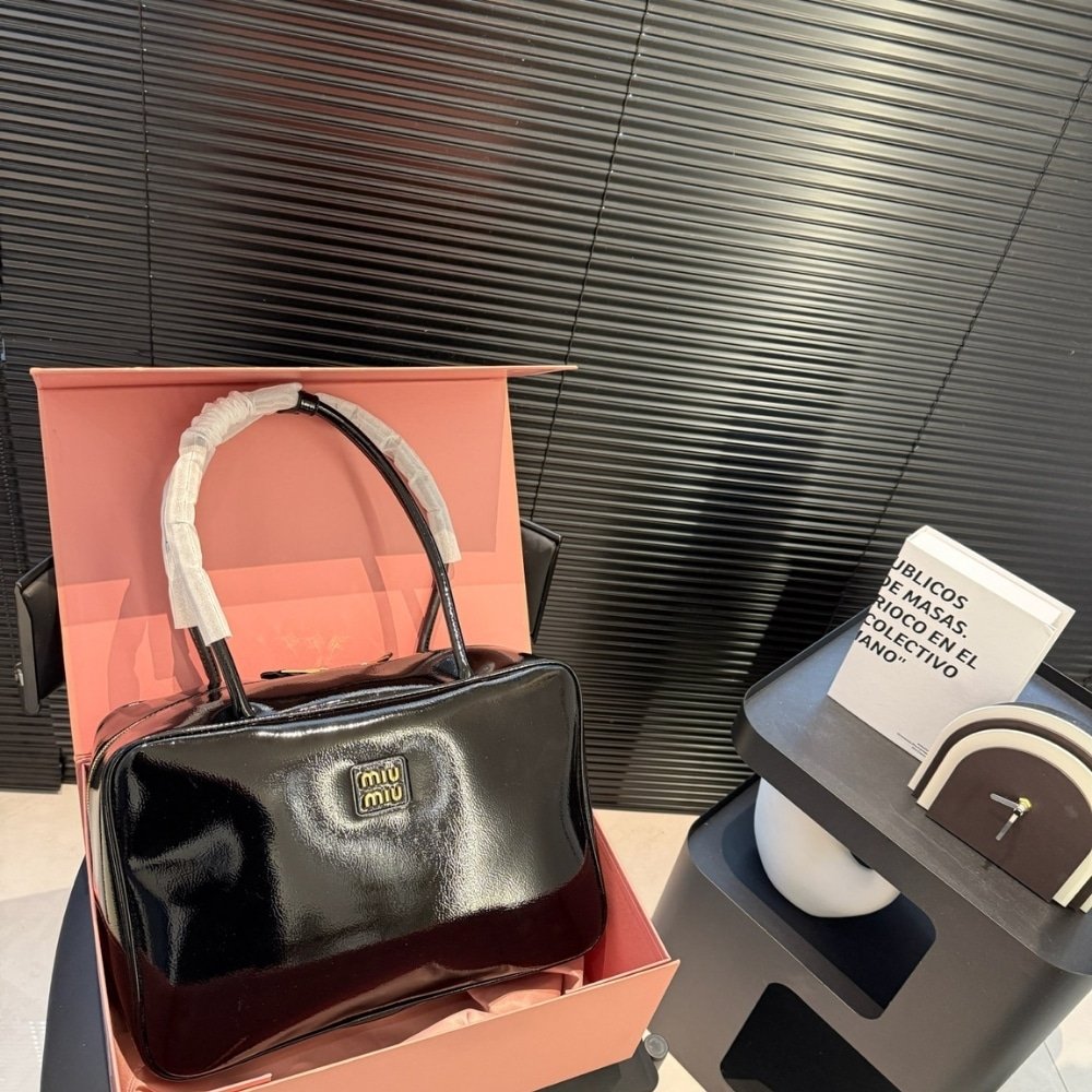 M1um1u Beau Naplak Patent Leather Bag Black 35Cm 5Bb117 Adnt F0002 V Mln