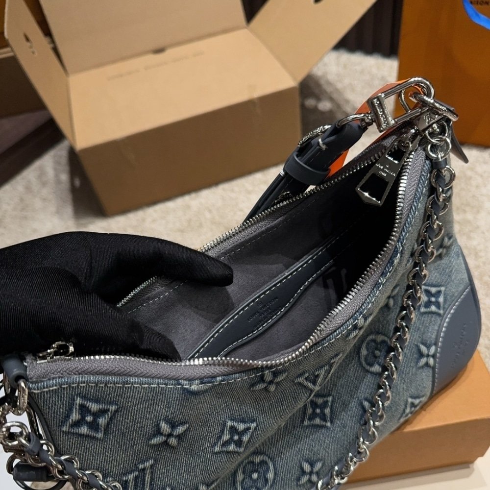 L0vis Vvtt0n Boulogne PM Denim Blue 26Cm