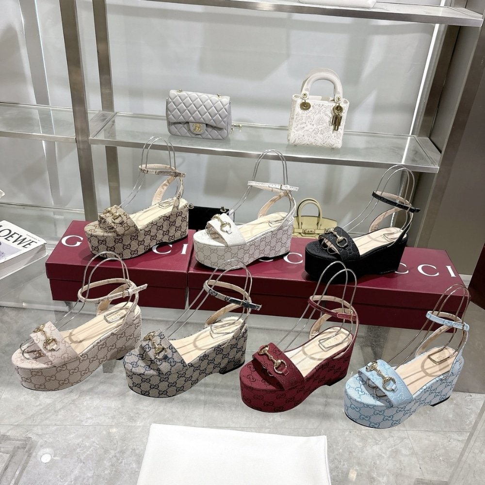 Gvc*1 Women Horsebit Flatform Sandal Beige And Ebony 794718 2Hk80 9741