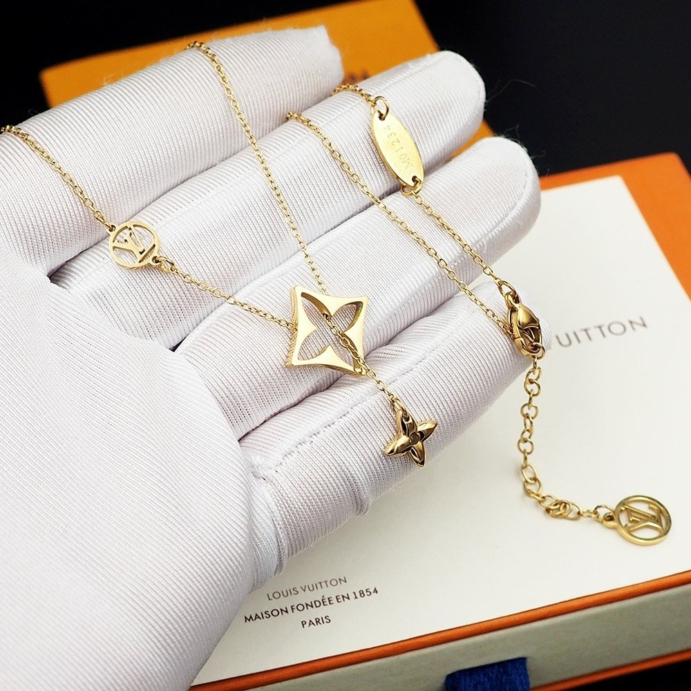 L0vis Vvtt0n Lv Flowergram Necklace M01234