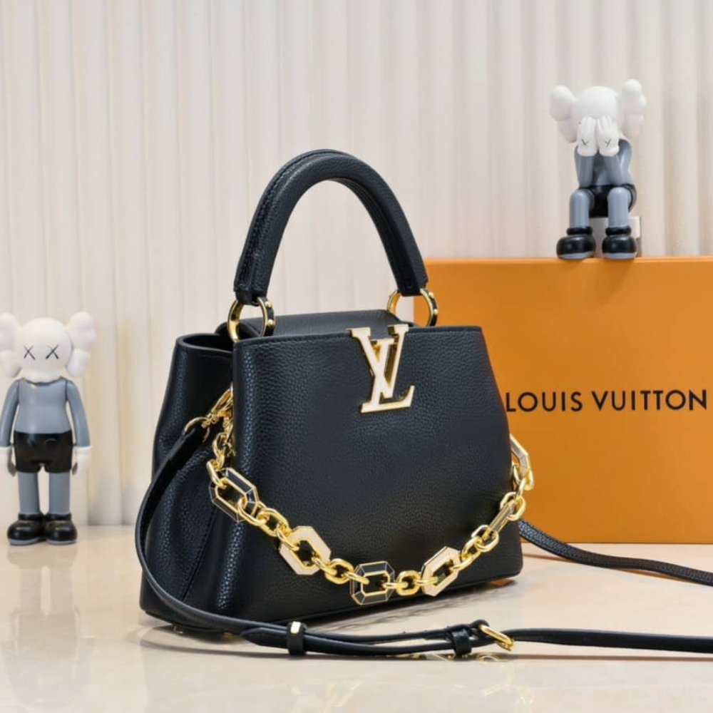 L0vis Vvtt0n Capucines Bb Bag With Charm Black 27Cm