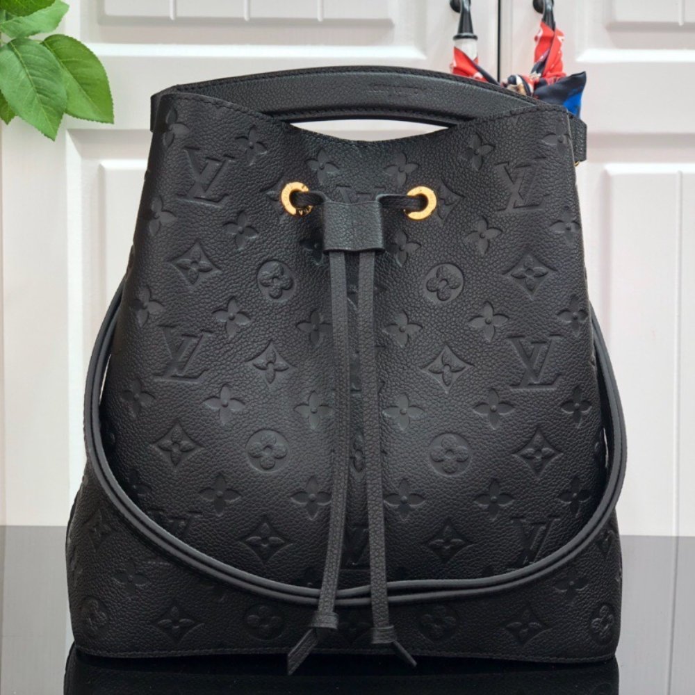 L0vis Vvtt0n Néonoé Mm Bucket Black 26Cm M45256