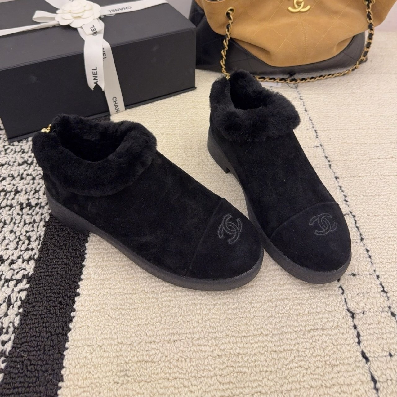 Ch**el Short Boots Shearling Black G45940 B17918 94305