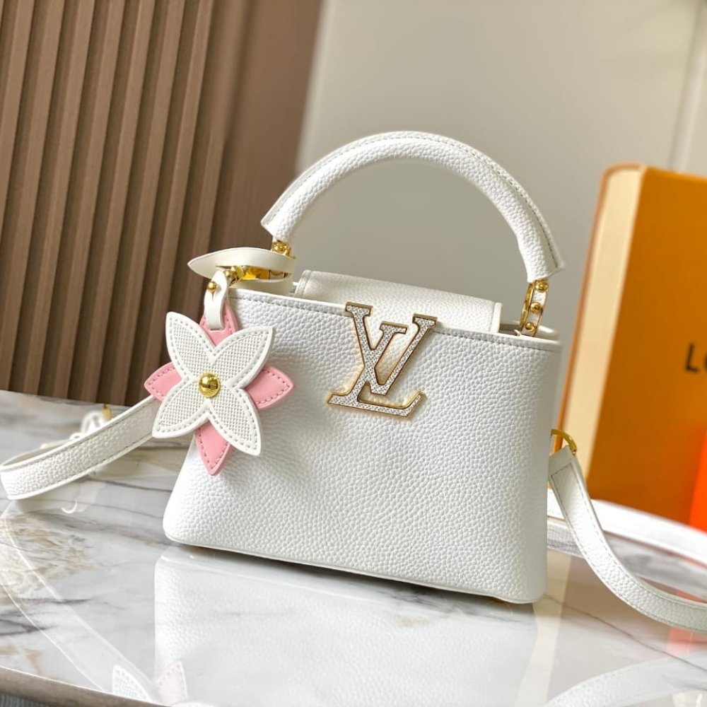 L0vis Vvtt0n Capucines Mini Bag Snow White 21Cm M21416