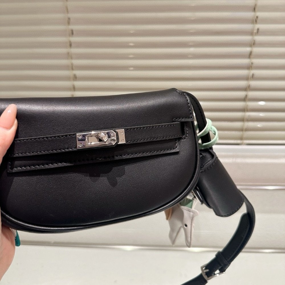 H**me5 Kelly Moove Swift Gold Hardware Black 17Cm