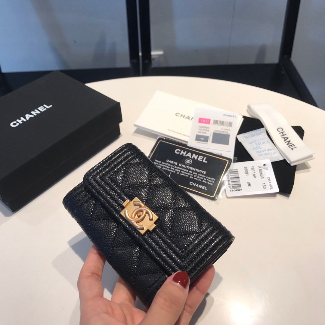 Ch**el Boy Flap Card Holder Black 11Cm A80603 Y07659 94305