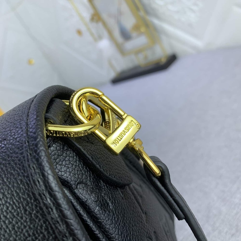 L0vis Vvtt0n Diane Monogram Empreinte Black 24Cm M46386