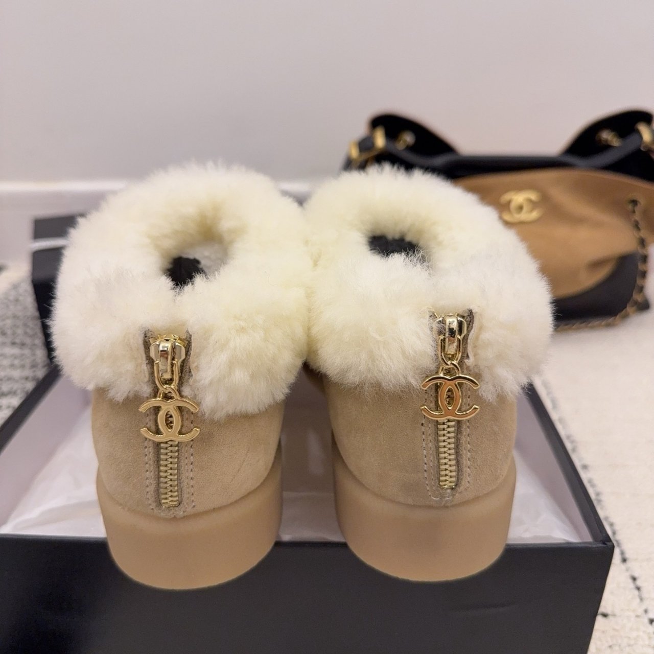 Ch**el Short Boots Shearling Beige And Black