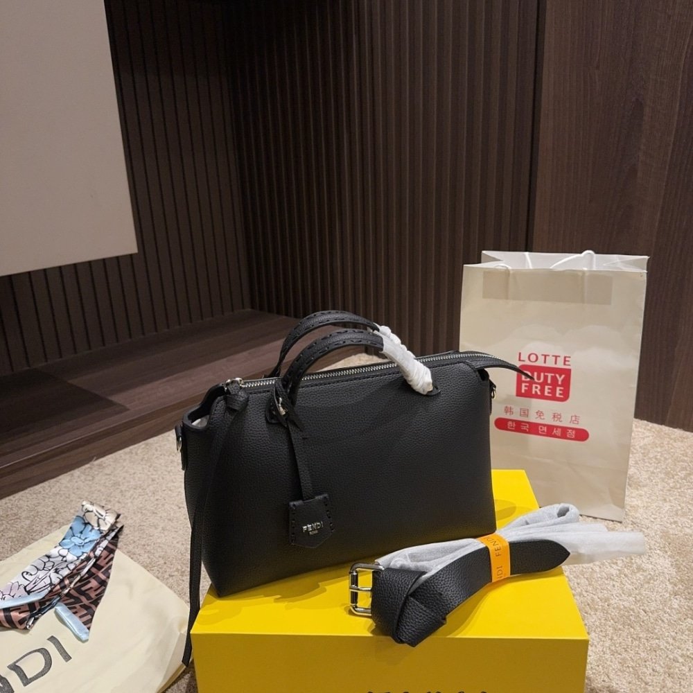 F**di By The Way Medium Leather Boston Bag Black 20Cm 8Bl1461D5F0Gxn