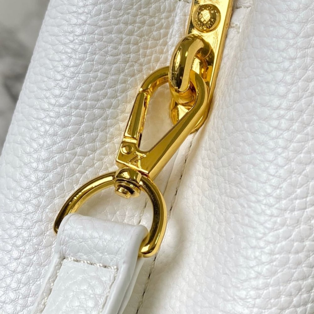 L0vis Vvtt0n Capucines Mini Bag Snow White 21Cm M21416