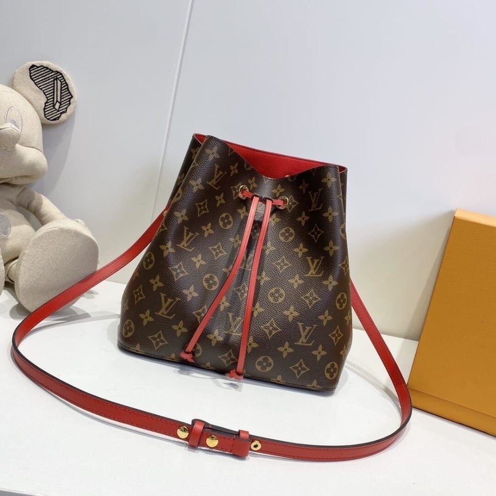 L0vis Vvtt0n Néonoé Mm Bag Red 26Cm M44021