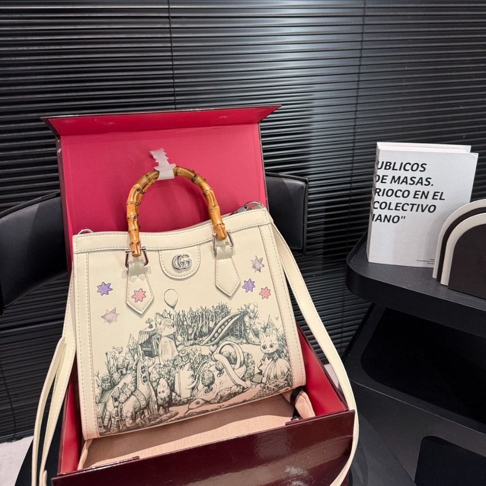 Gvc*1 Yuko Higuchi Diana Medium Tote Bag White 27Cm 853226 Aageu 1709