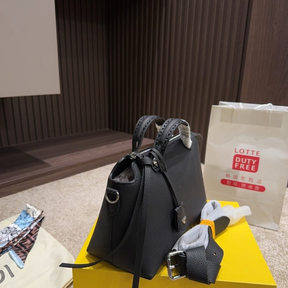 F**di By The Way Medium Leather Boston Bag Black 20Cm 8Bl1461D5F0Gxn