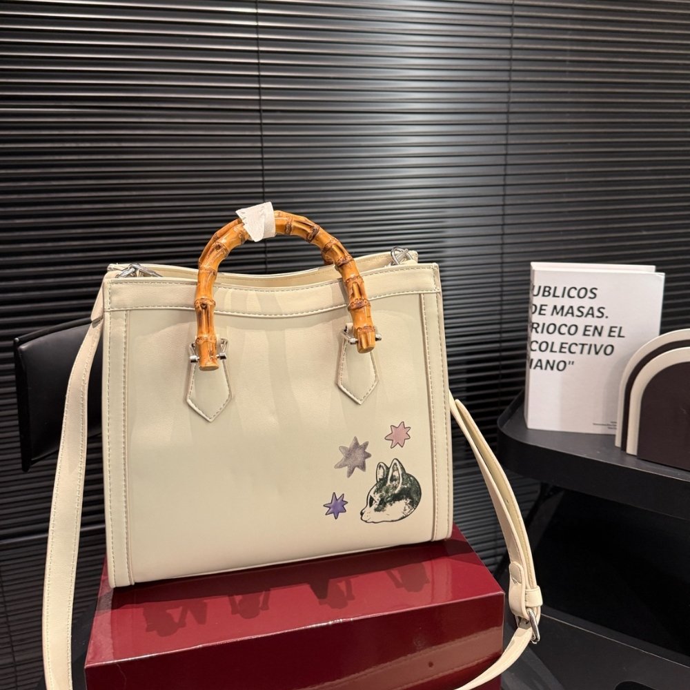 Gvc*1 Yuko Higuchi Diana Medium Tote Bag White 27Cm 853226 Aageu 1709